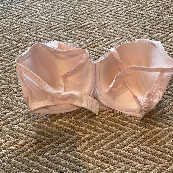 EUC DKNY Pale Pink Bra - Size 36DD - Picture 2 of 6